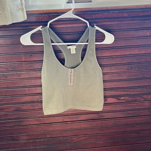 Cropped Tank Top - Picture 1 of 2